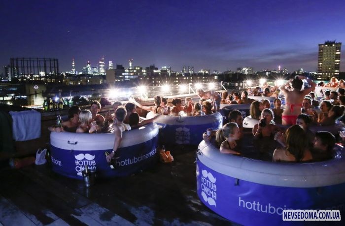 Hot Tub Cinema -      -  (20 )