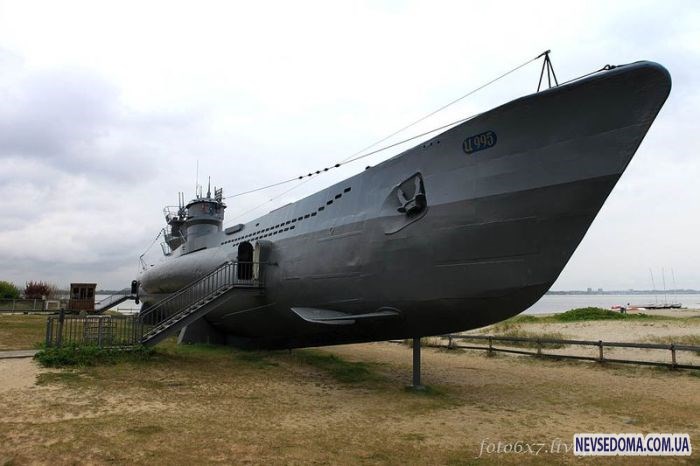     U-995 (44 )