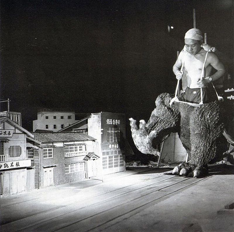 Godzilla03     “”