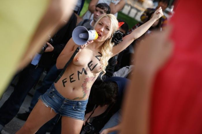 -10    Femen    (11 )