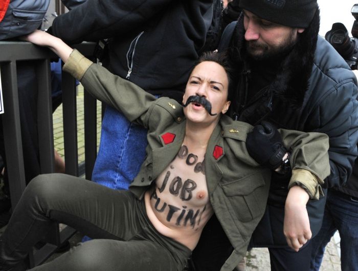  FEMEN    (16 )