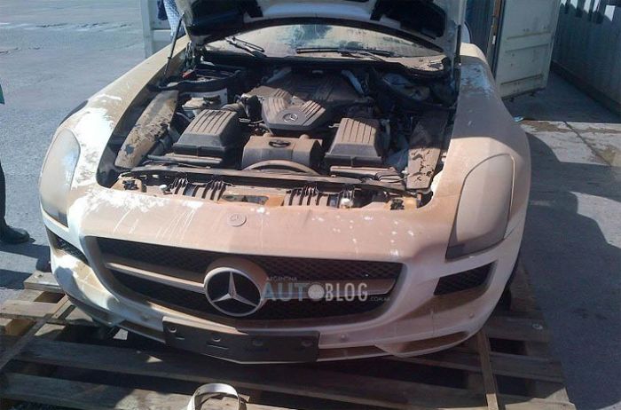  Mercedes SLS AMG,      (8 )