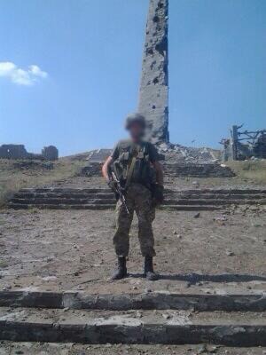 Украинские военные отбили у ополченцев Саур-Могилу (7 фото)
