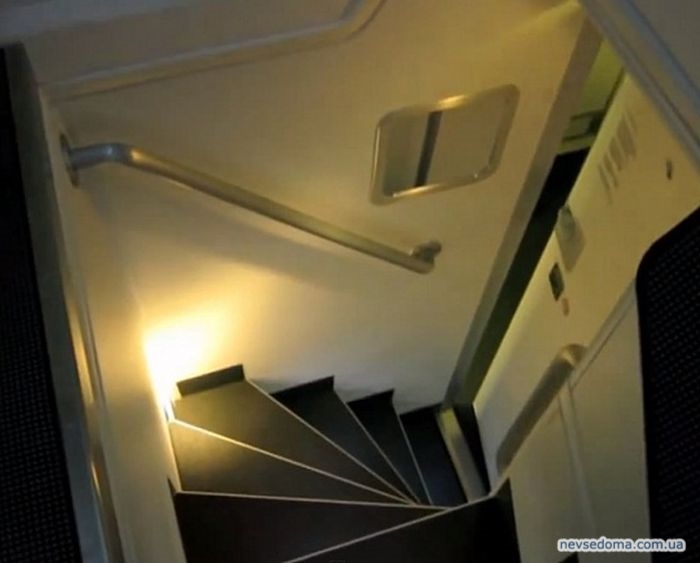 Тайные комнаты для отдыха экипажа в пассажирских самолетах (16 фото)