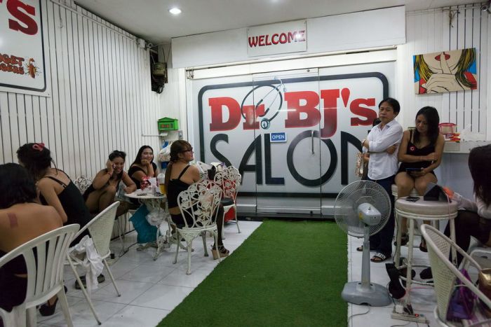 Dr. BJ's Salon - -   (7 )