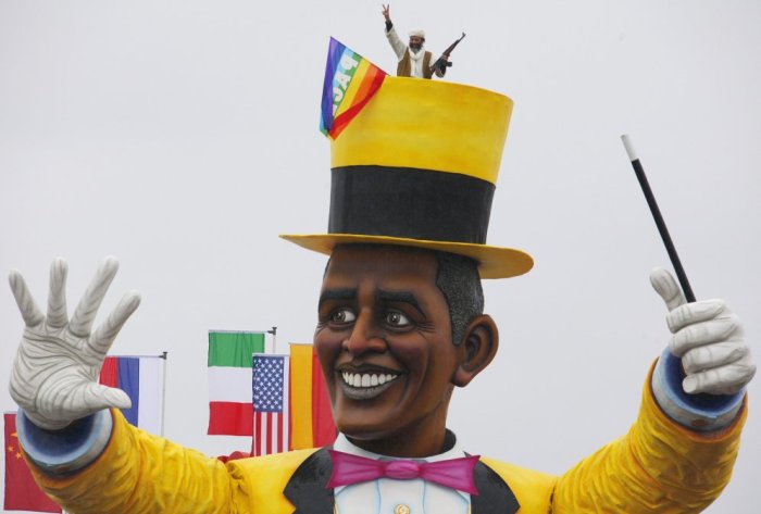 Какие куклы политиков ждут нас на европейских карнавалах в этом году (11 фото)