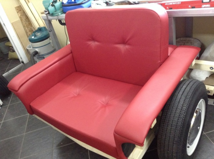 Фотоотчет создания оригинального кресла в форме ВАЗ-2101 (11 фото)