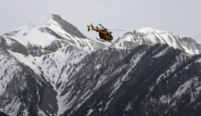В Альпах потерпел крушение авиалайнер Airbus A-320 (20 фото + видео)