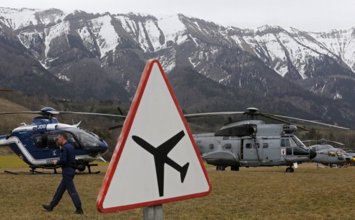 В Альпах потерпел крушение авиалайнер Airbus A-320 (20 фото + видео)