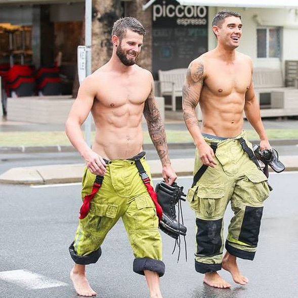 Симпатичные пожарные (31 фото)
