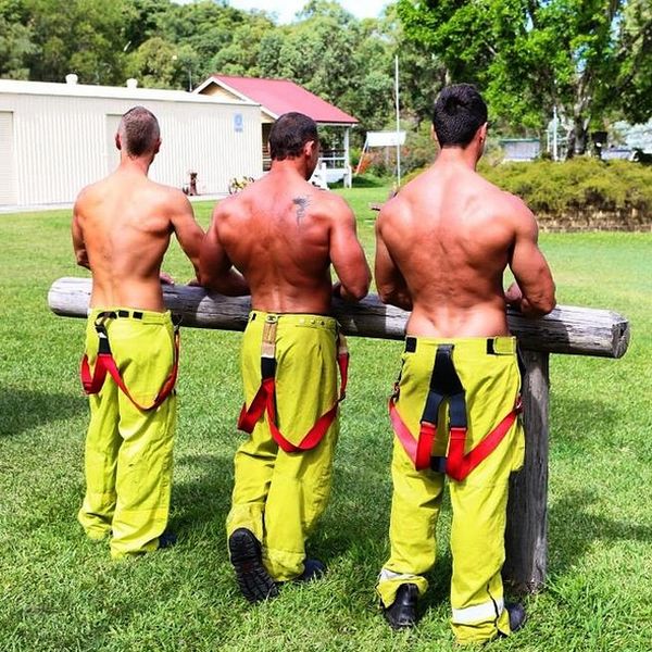 Симпатичные пожарные (31 фото)