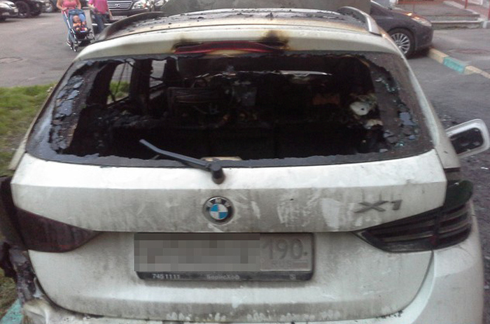         BMW X1 (4 )