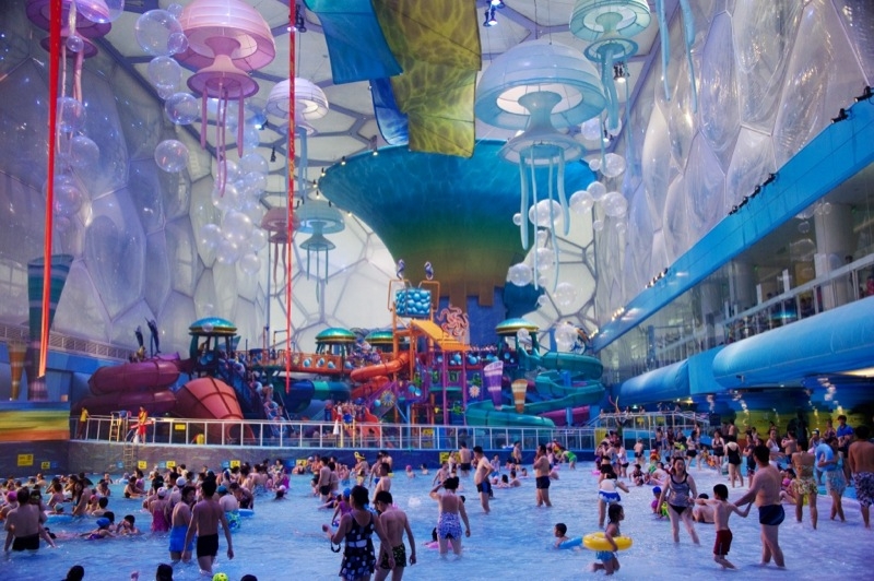 Аквапарк в пекине. Аквапарк Пекин Водный куб. Аквапарке Water Cube Пекин. Watercube Waterpark — Пекин, Китай. Водный куб (Water Cube), Пекин, Китай.