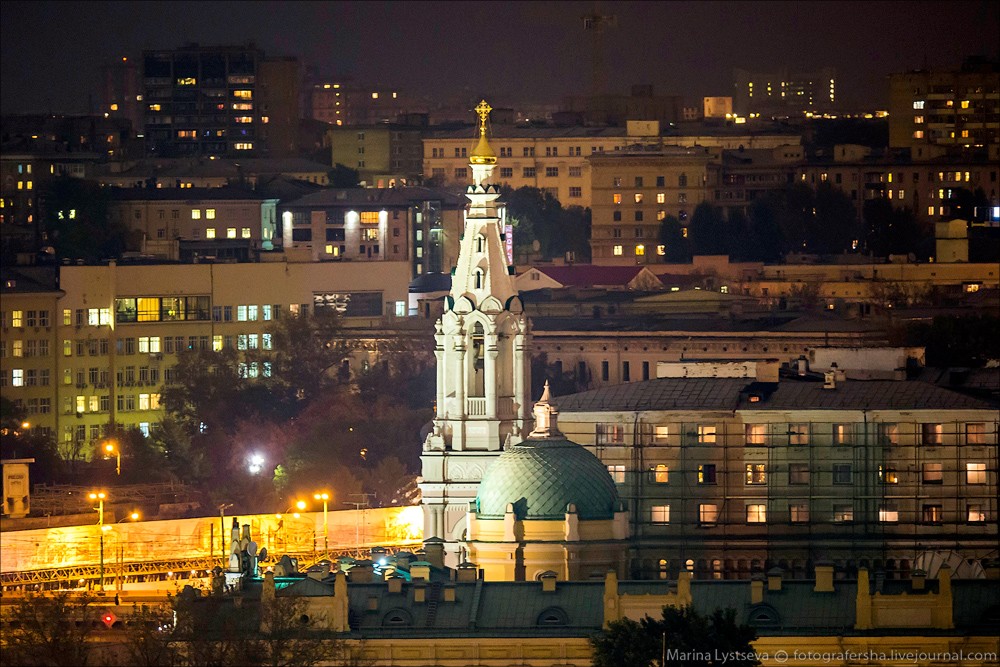 14 вечер. Храм Божий на большой Коммунистической вечерняя Москва. Смотровые на Софийской.