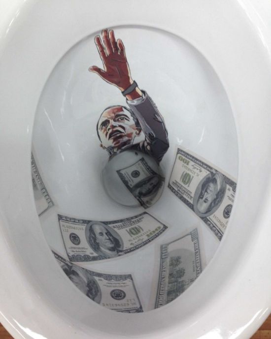 Креативная модель унитаза (2 фото)